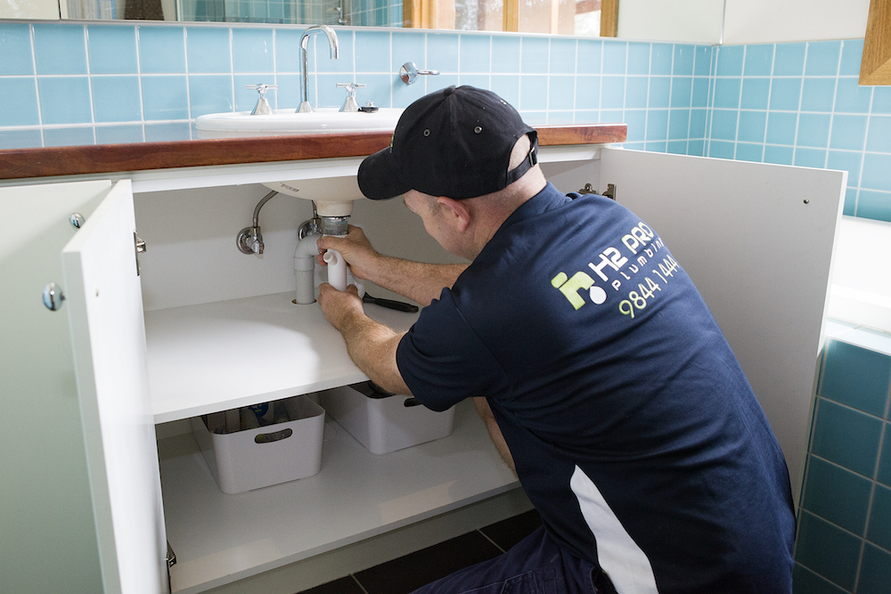 A plumber in Eltham explains why & how to cut off your home’s water supply